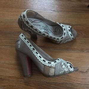 BRAND NAME KENZIE HEELS